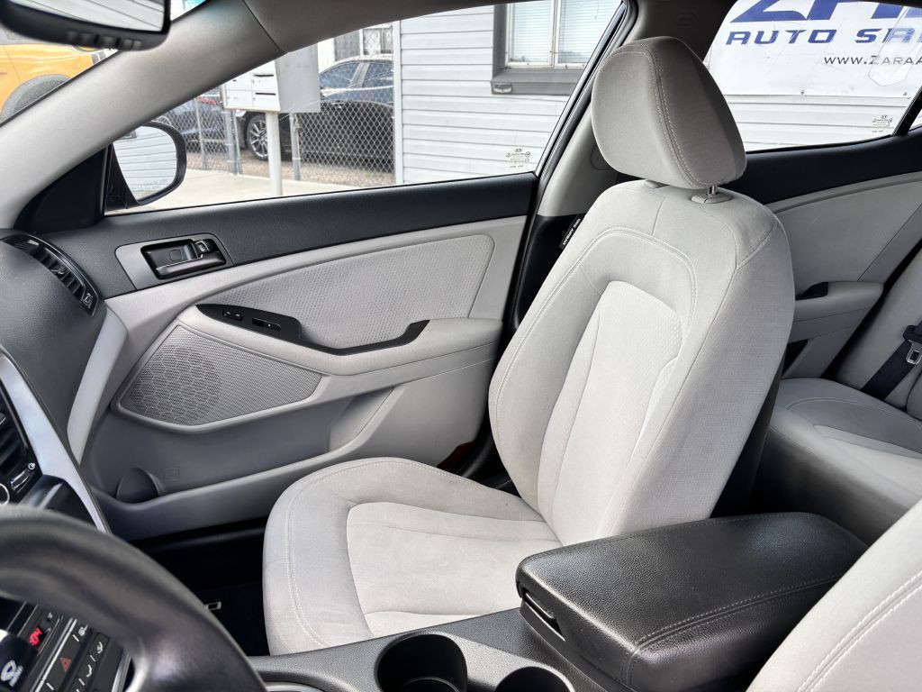 2011 Kia Optima Image 13