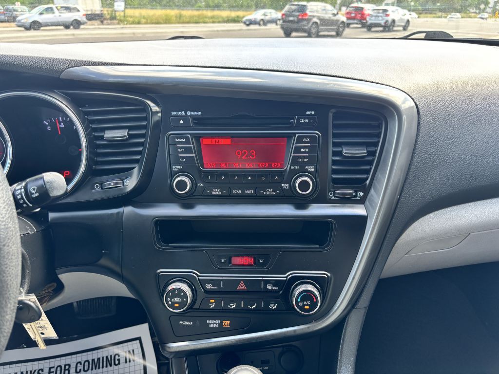 2011 Kia Optima Image 17