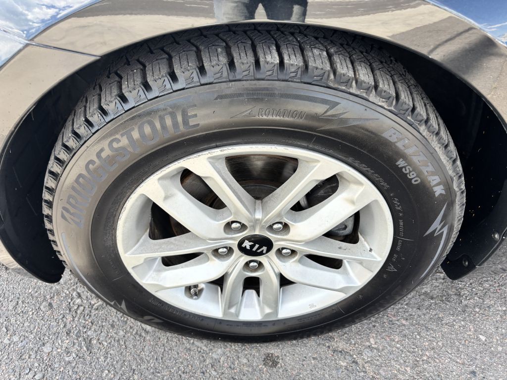 2011 Kia Optima Image 24