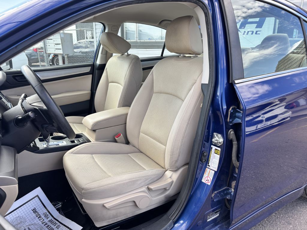 2015 Subaru Legacy Image 12