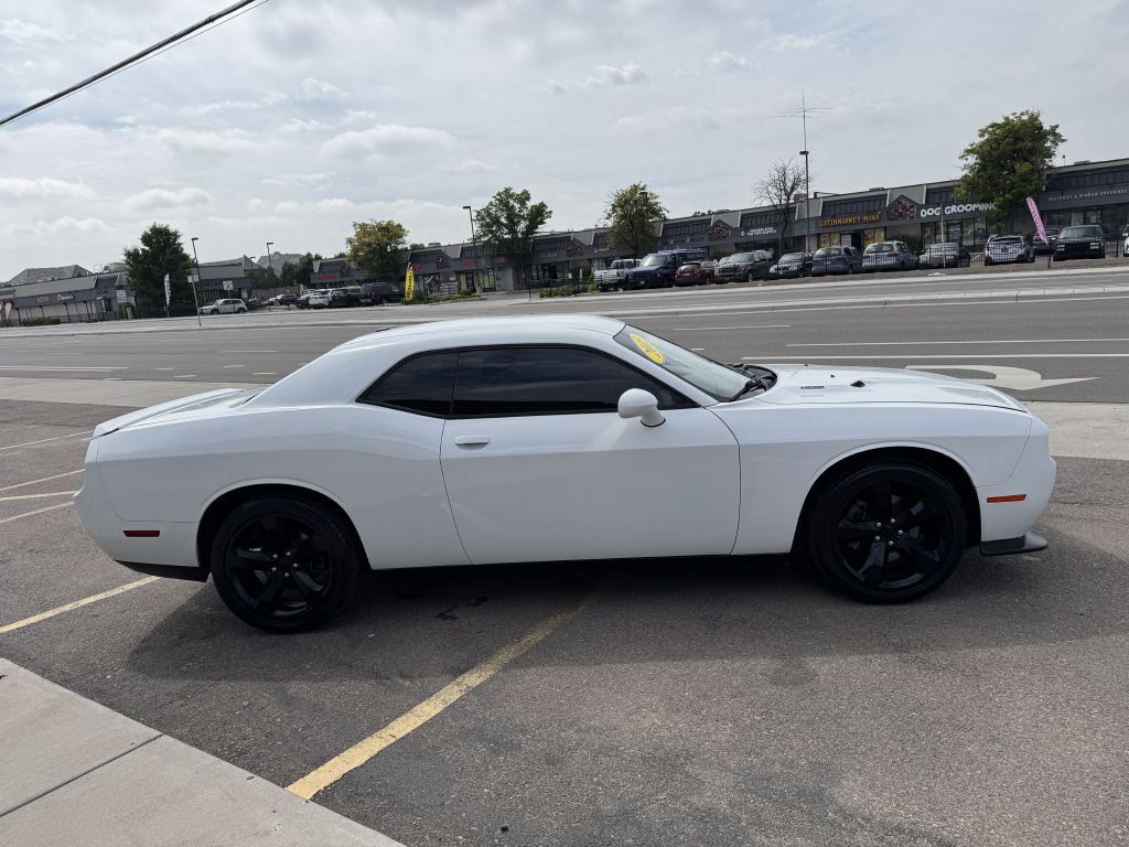 2013 Dodge Challenger Image 8