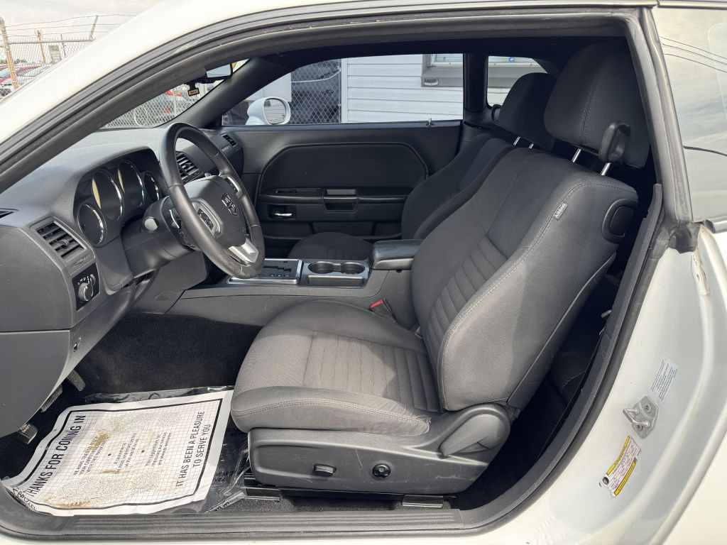 2013 Dodge Challenger Image 11