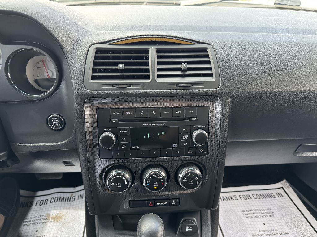 2013 Dodge Challenger Image 19