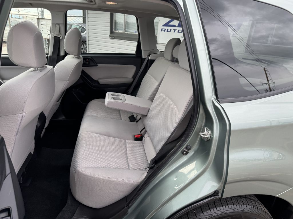 2016 Subaru Forester Image 19