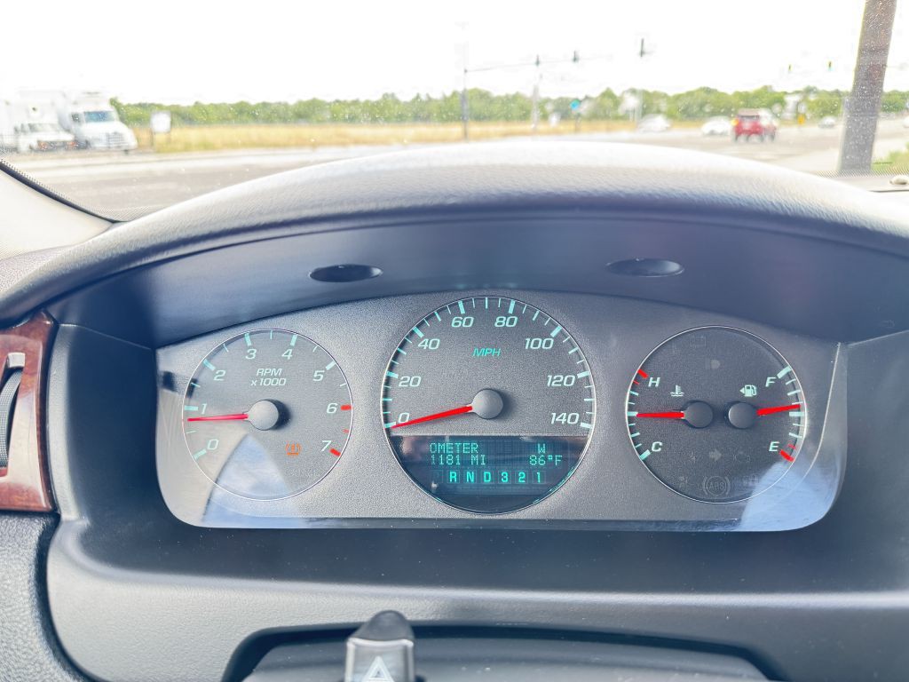 2011 Chevrolet Impala Image 22