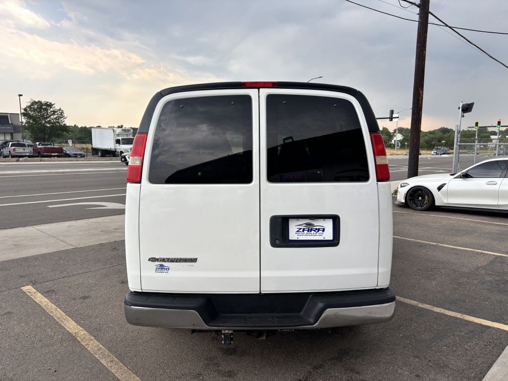 2012 Chevrolet Express Image 6