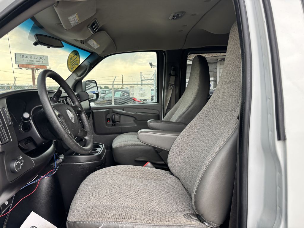 2012 Chevrolet Express Image 11