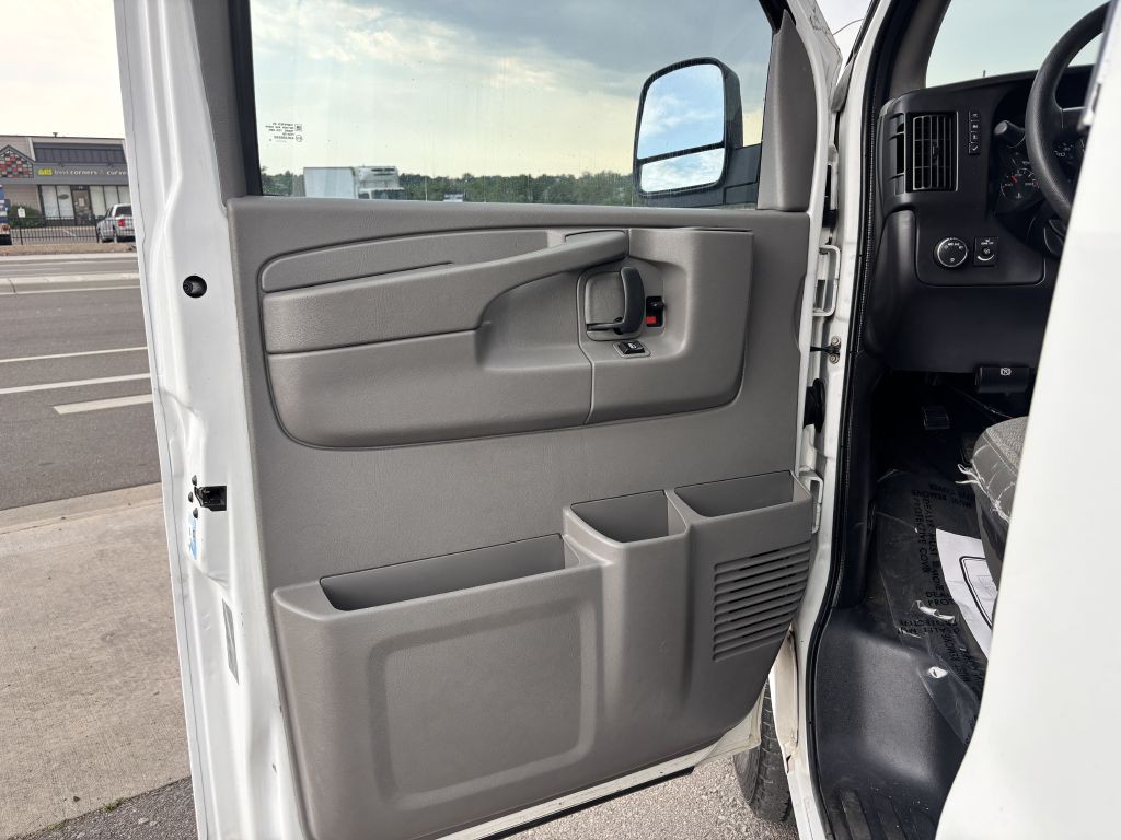 2012 Chevrolet Express Image 14