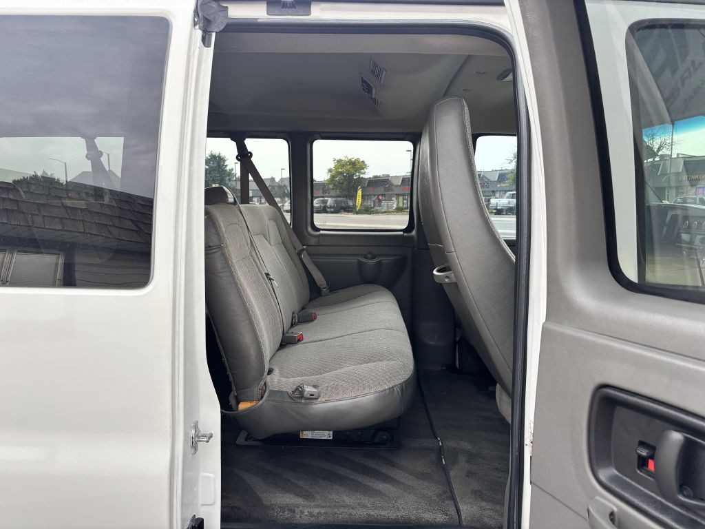 2012 Chevrolet Express Image 15