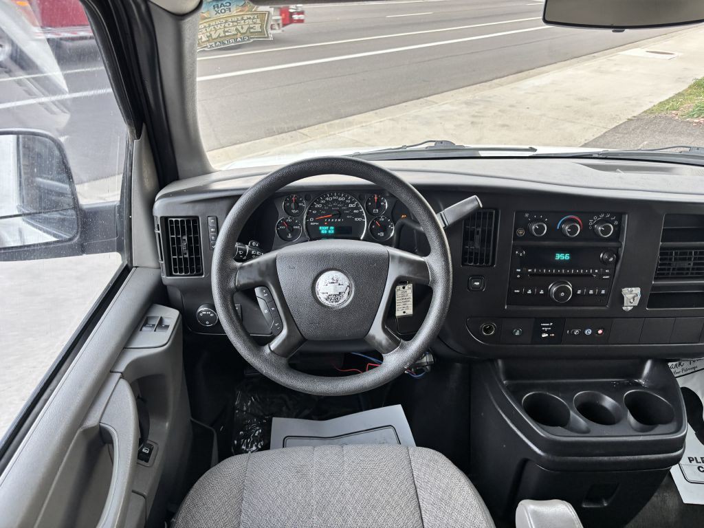 2012 Chevrolet Express Image 19