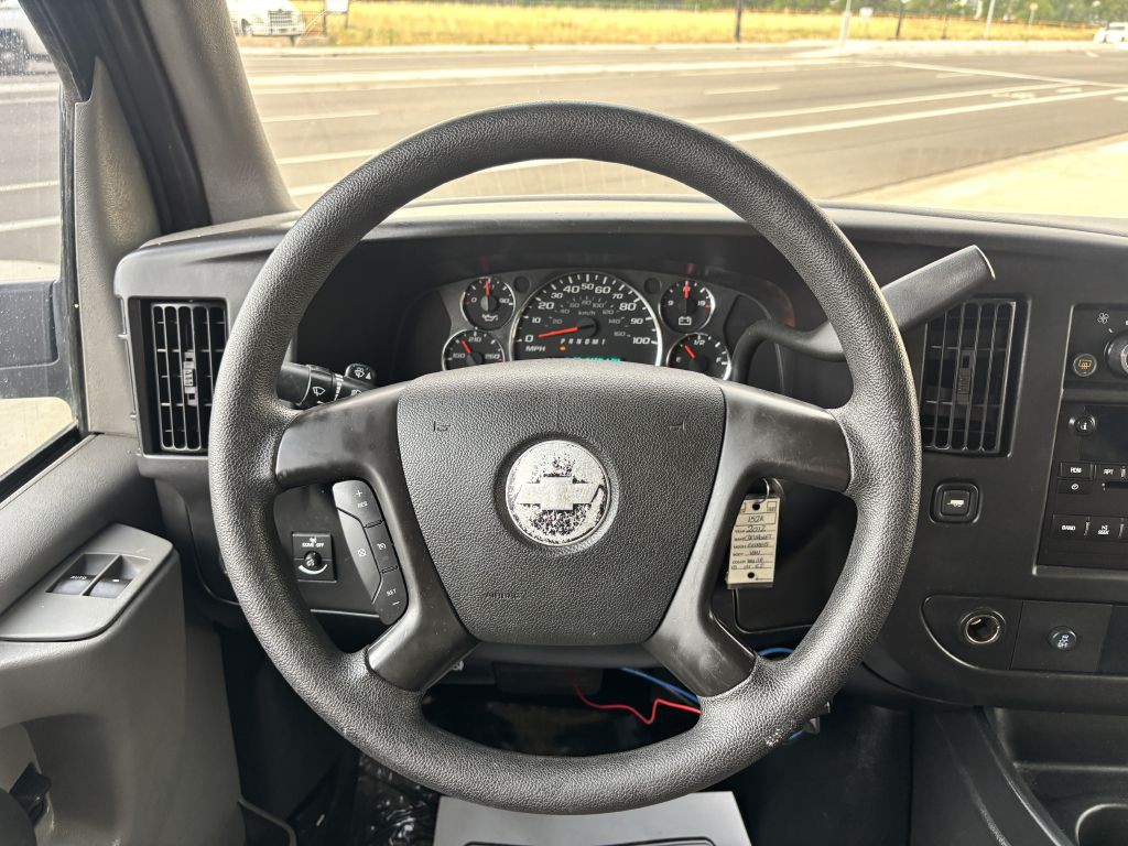 2012 Chevrolet Express Image 20