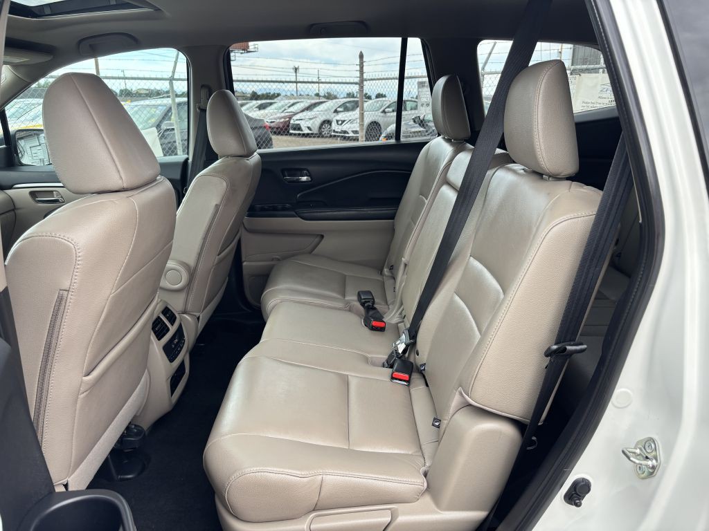2018 Honda Pilot Image 17
