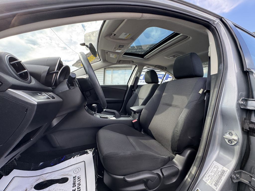 2013 Mazda Mazda3 Image 24