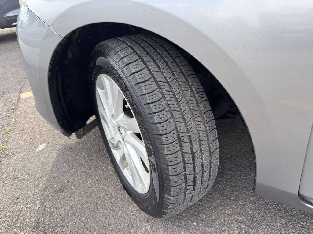 2013 Mazda Mazda3 Image 28
