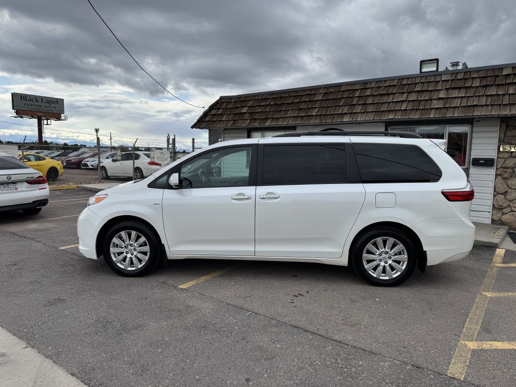 2017 Toyota Sienna Image 4