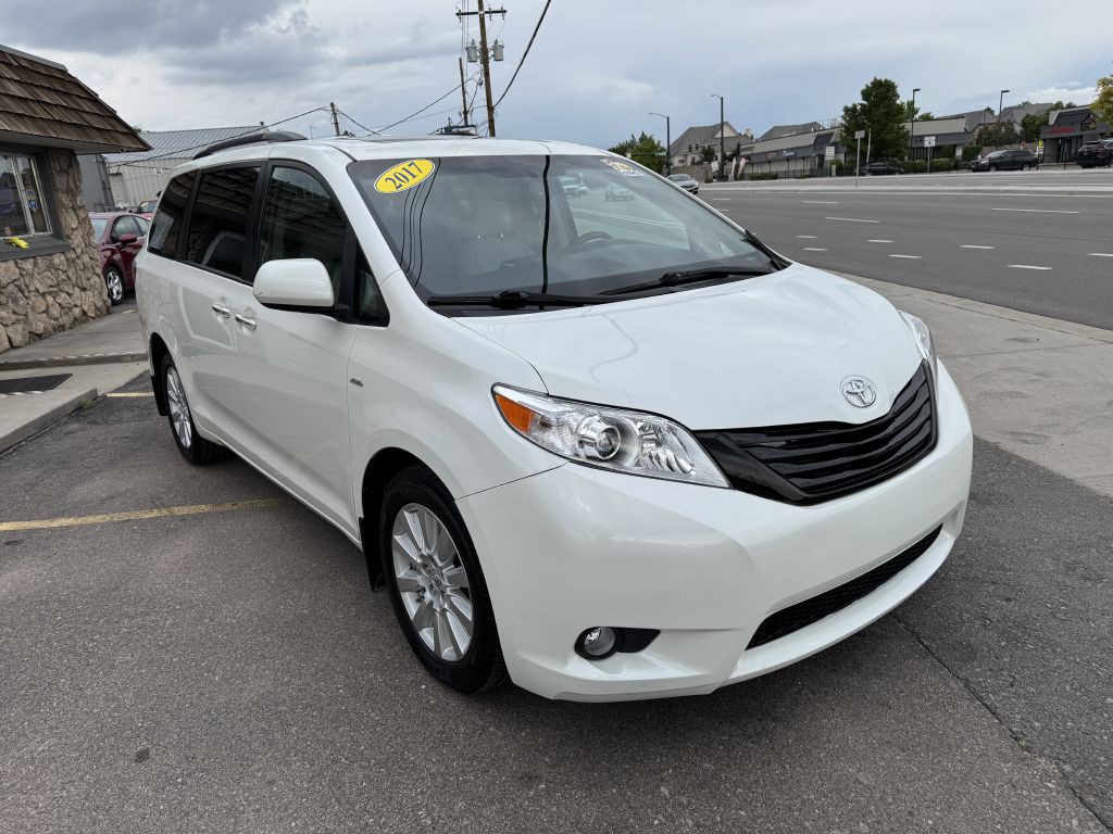 2017 Toyota Sienna Image 9