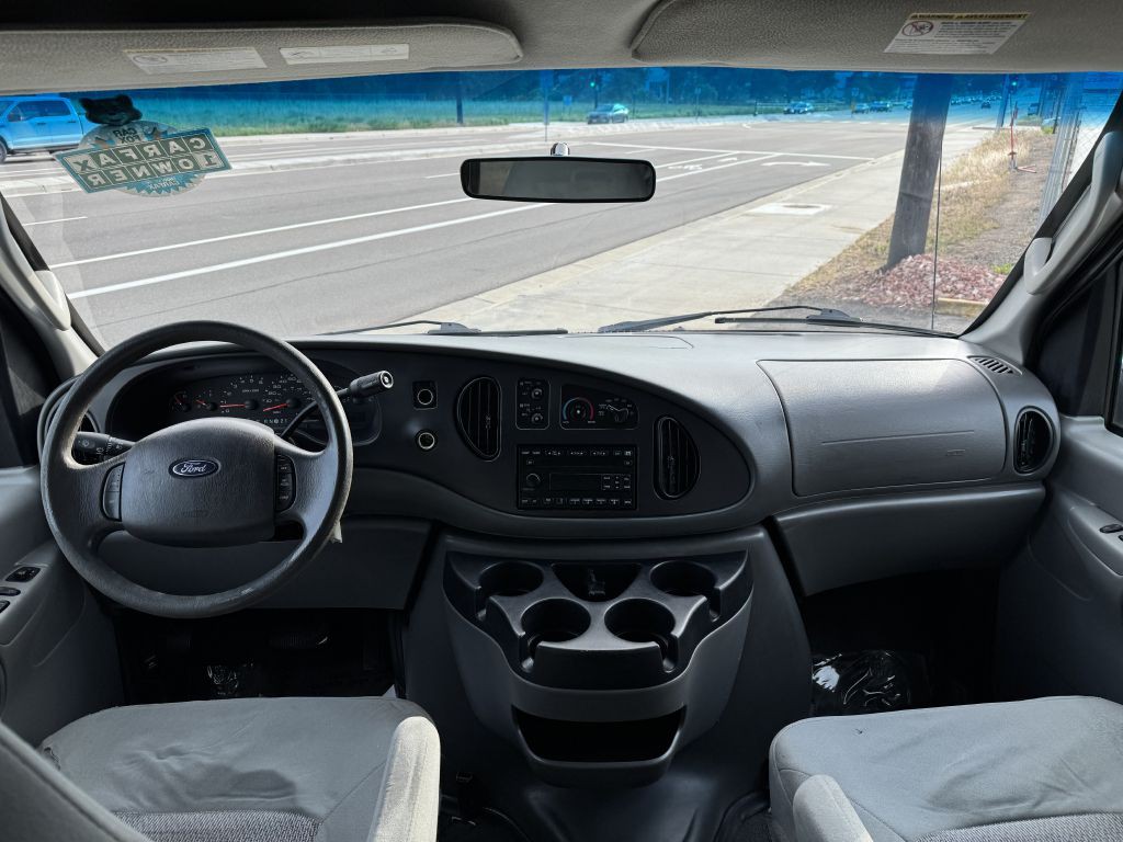 2006 Ford E-series Image 16