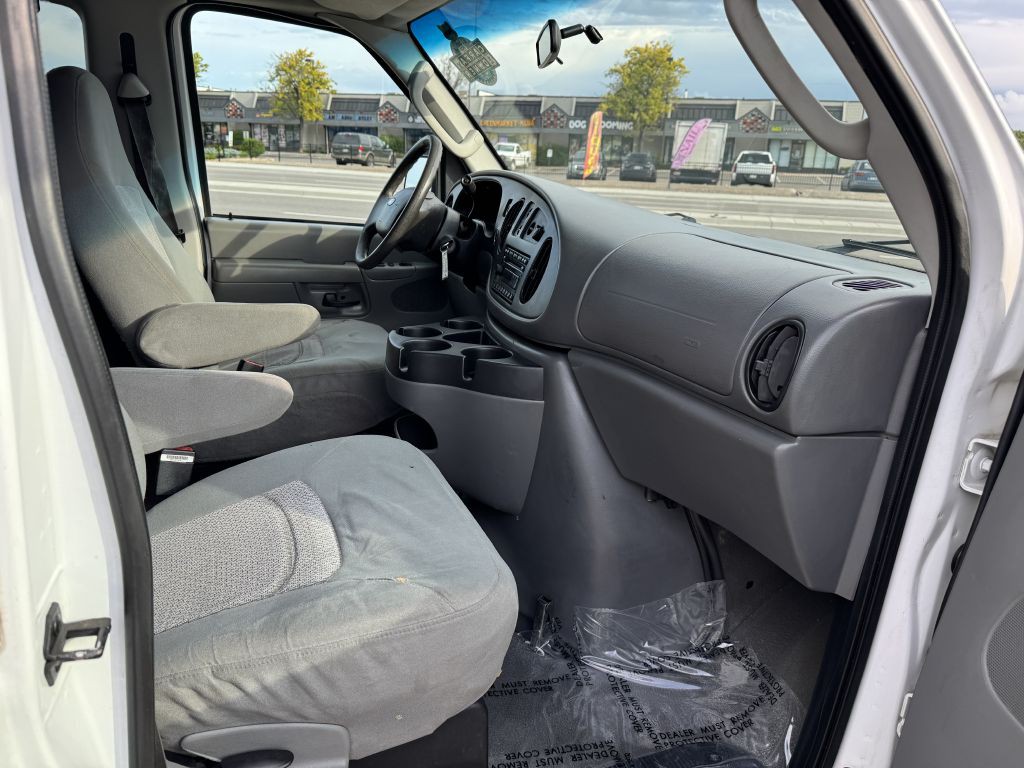 2006 Ford E-series Image 20