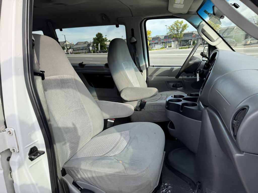 2006 Ford E-series Image 21