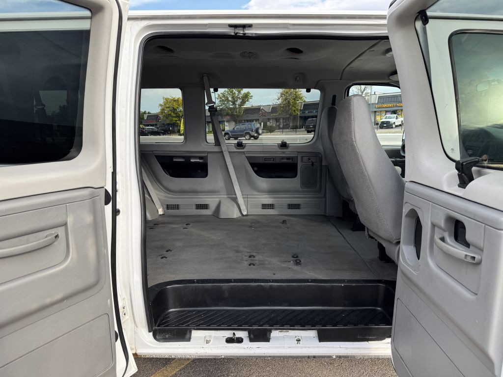2006 Ford E-series Image 23