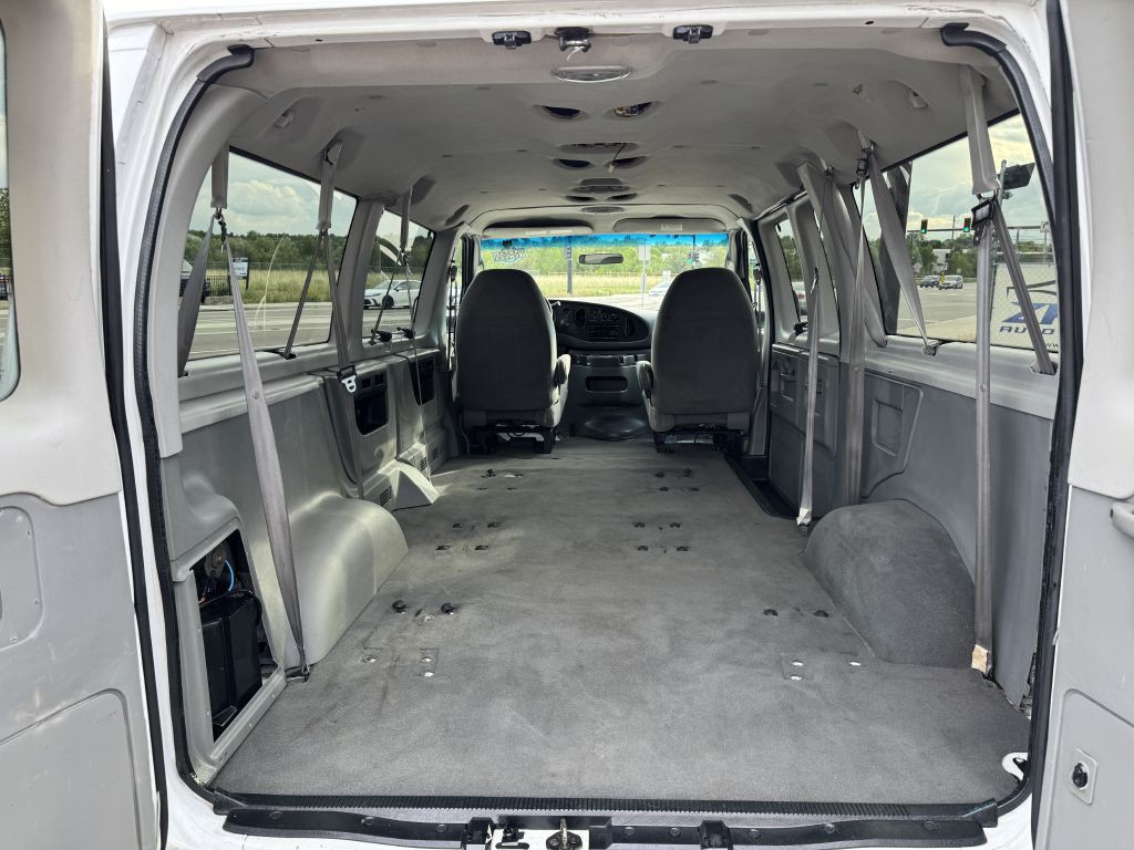 2006 Ford E-series Image 27