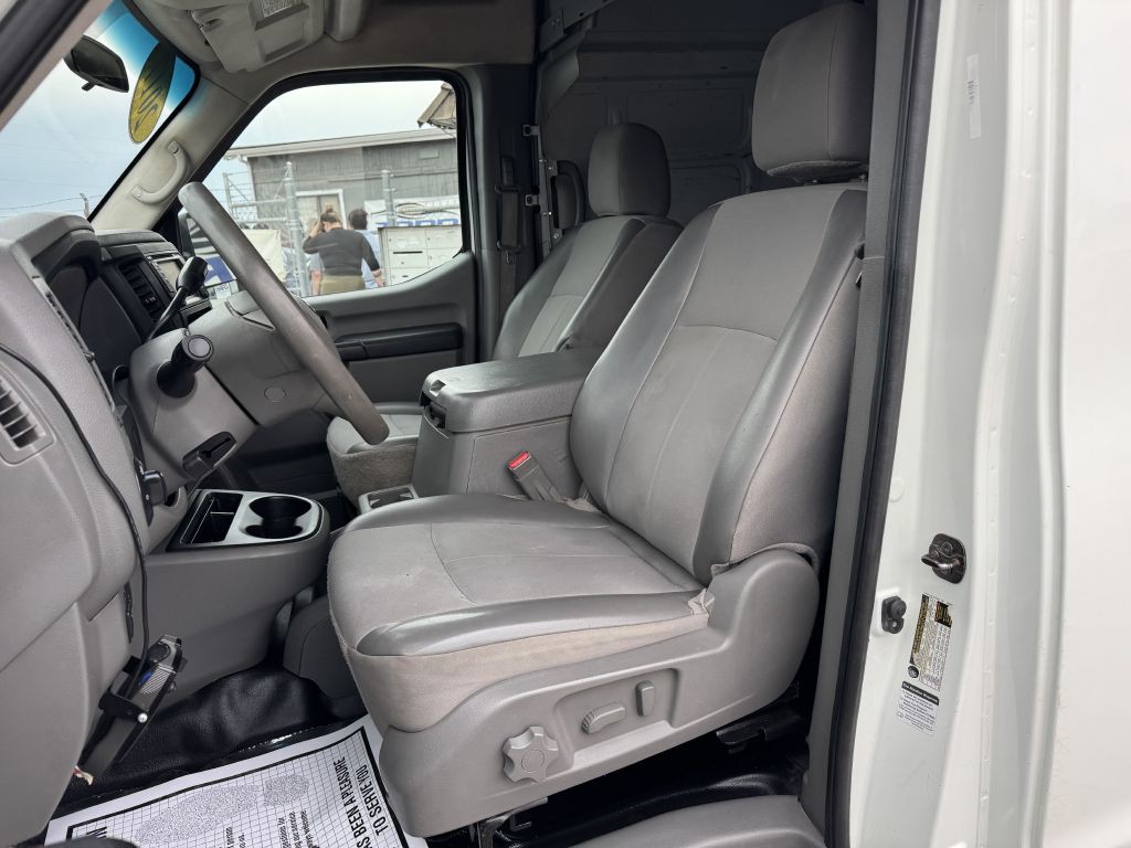 2017 Nissan NV Image 12