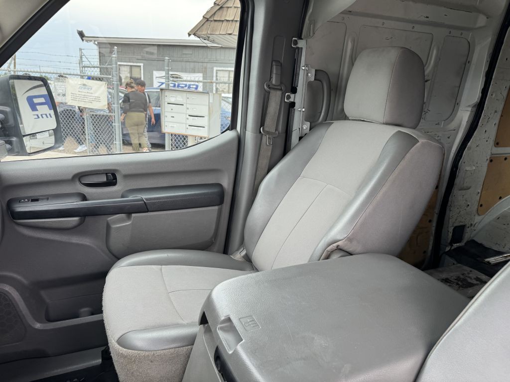 2017 Nissan NV Image 13
