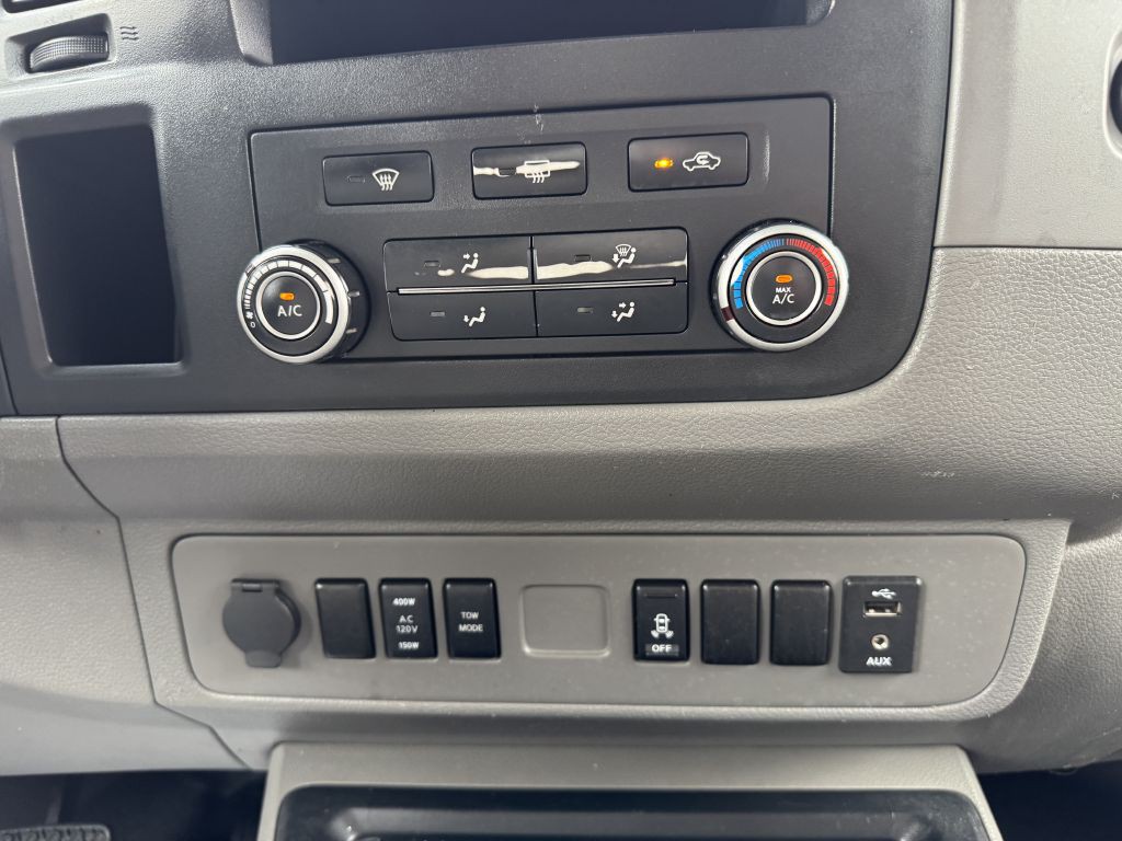 2017 Nissan NV Image 21
