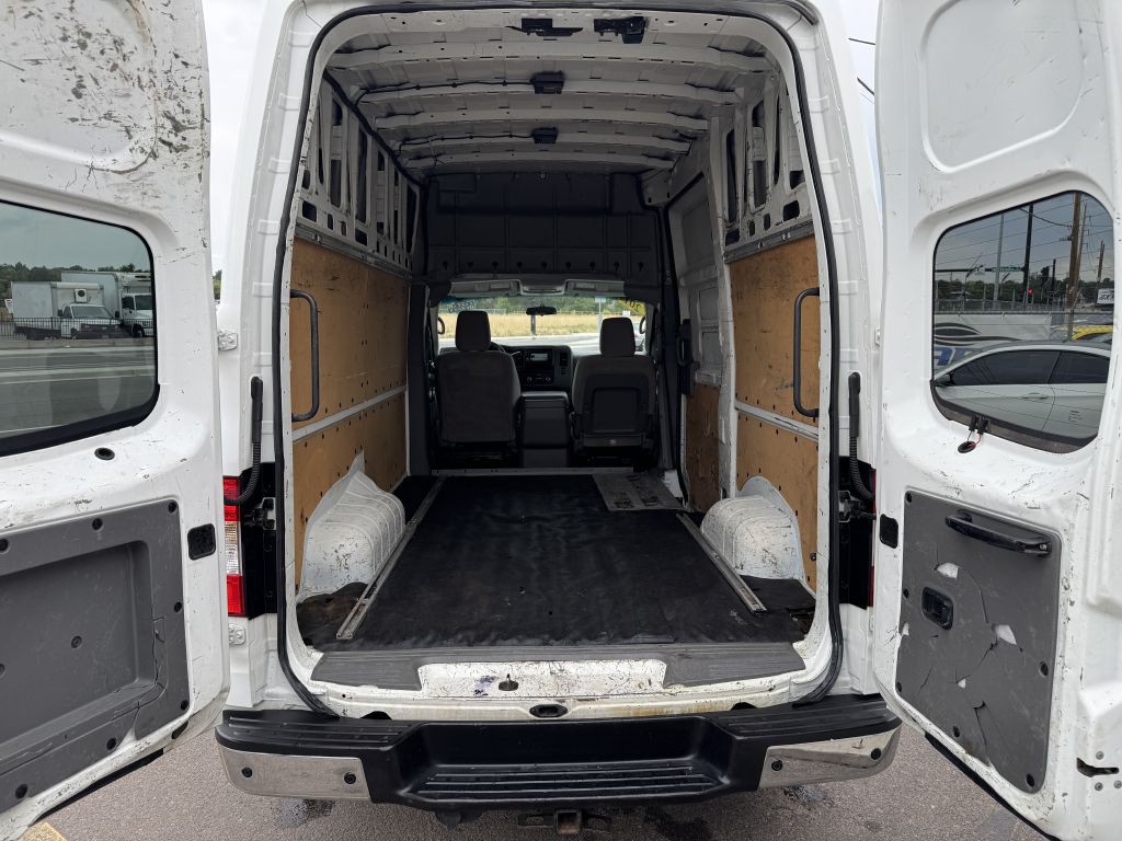 2017 Nissan NV Image 28