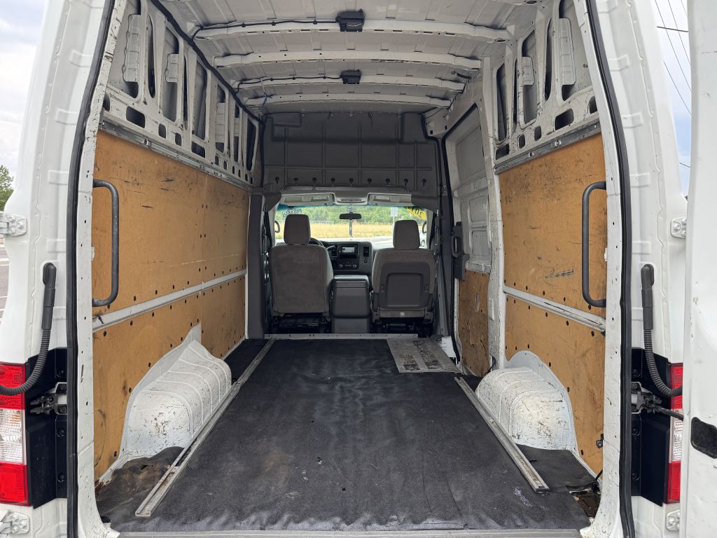 2017 Nissan NV Image 29