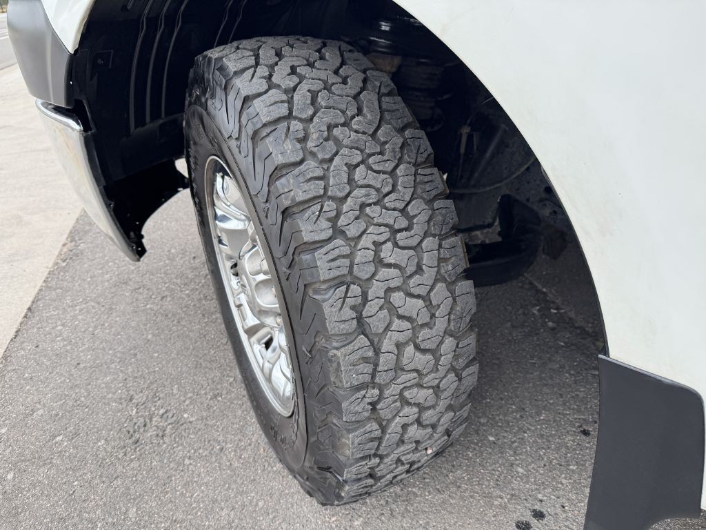 2017 Nissan NV Image 31