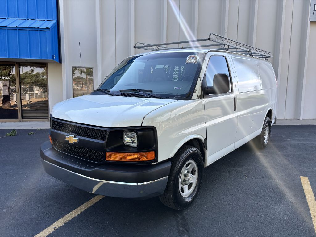2005 Chevrolet Express Image 3
