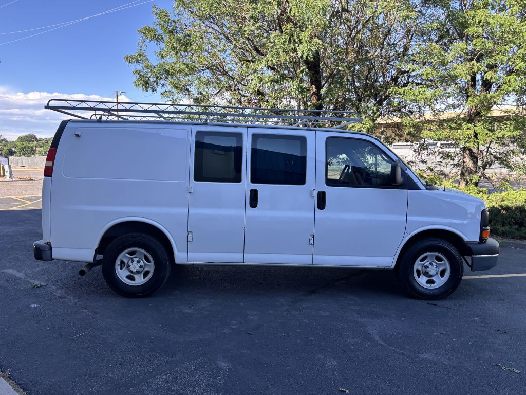 2005 Chevrolet Express Image 8