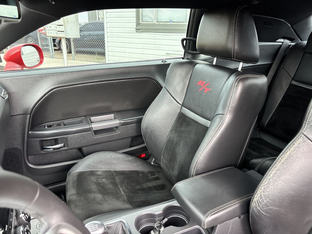 2014 Dodge Challenger Image 13