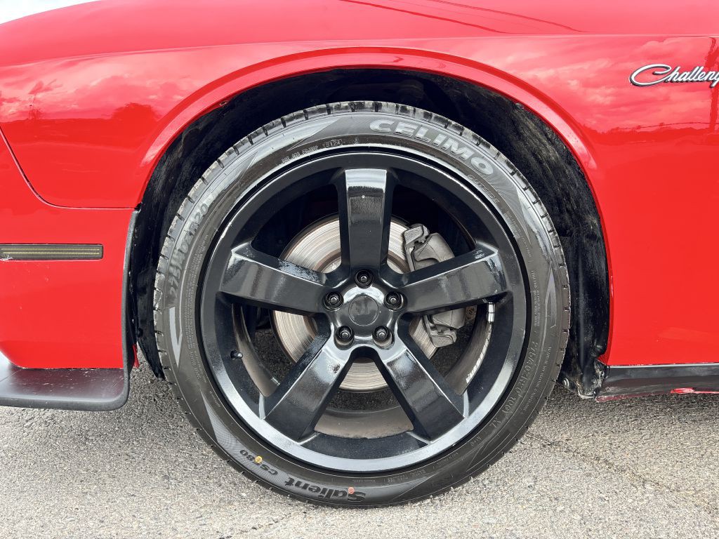 2014 Dodge Challenger Image 24