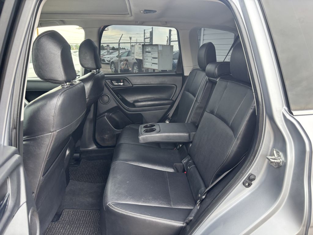 2014 Subaru Forester Image 16