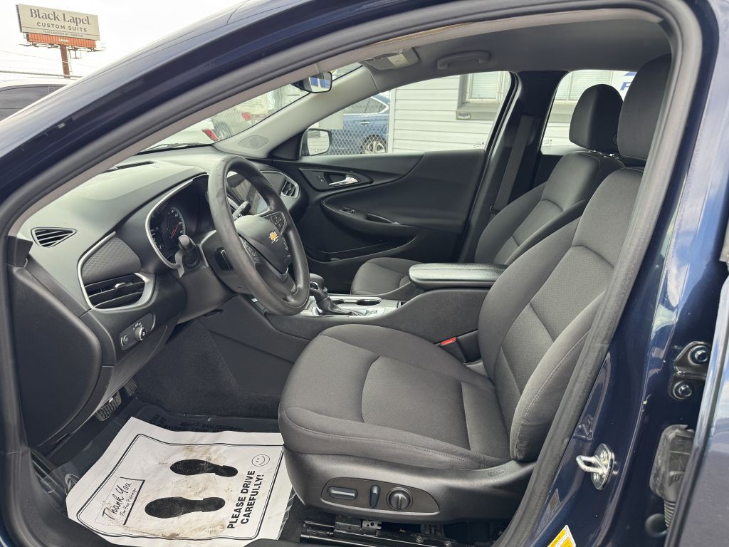 2022 Chevrolet Malibu Image 10