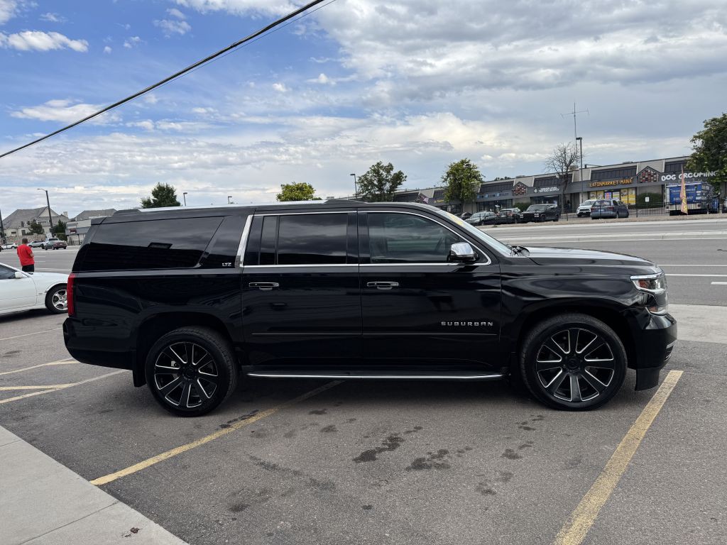 2015 Chevrolet Suburban Image 8