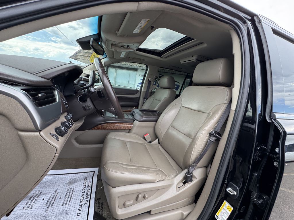 2015 Chevrolet Suburban Image 32