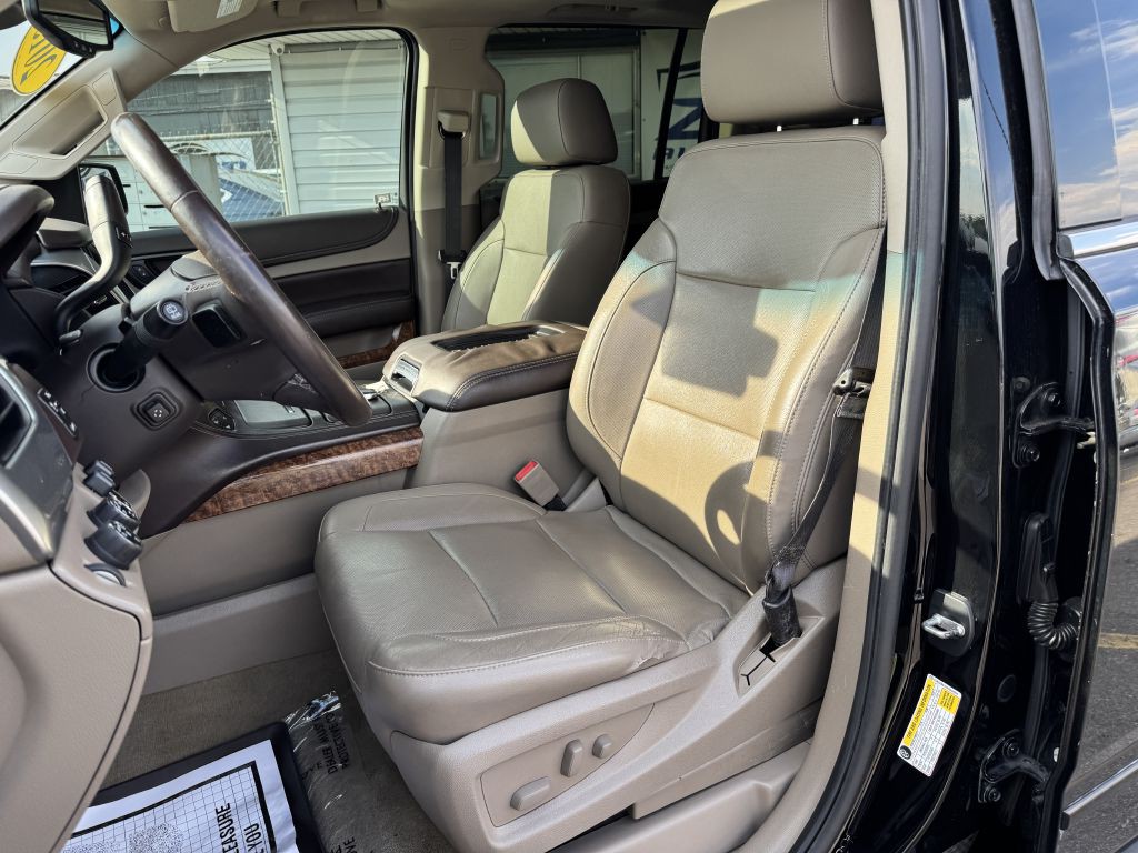2015 Chevrolet Suburban Image 12