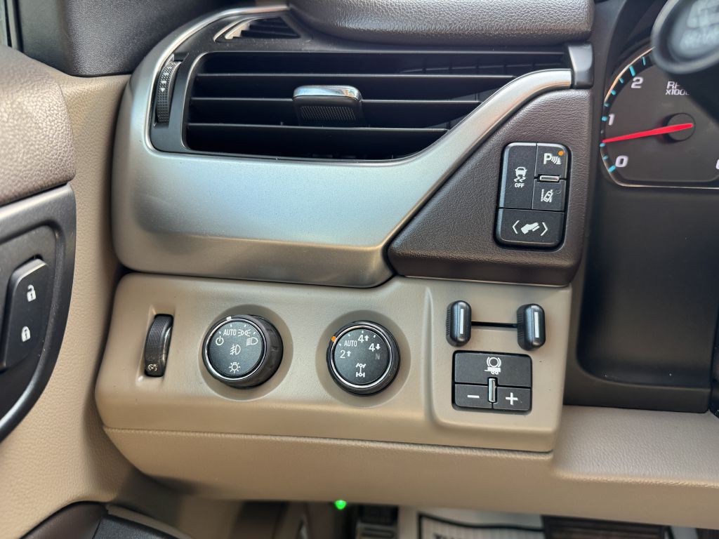 2015 Chevrolet Suburban Image 25