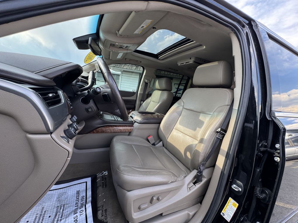 2015 Chevrolet Suburban Image 32