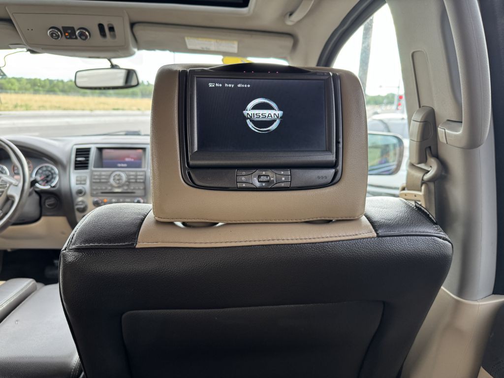2015 Nissan Armada Image 18