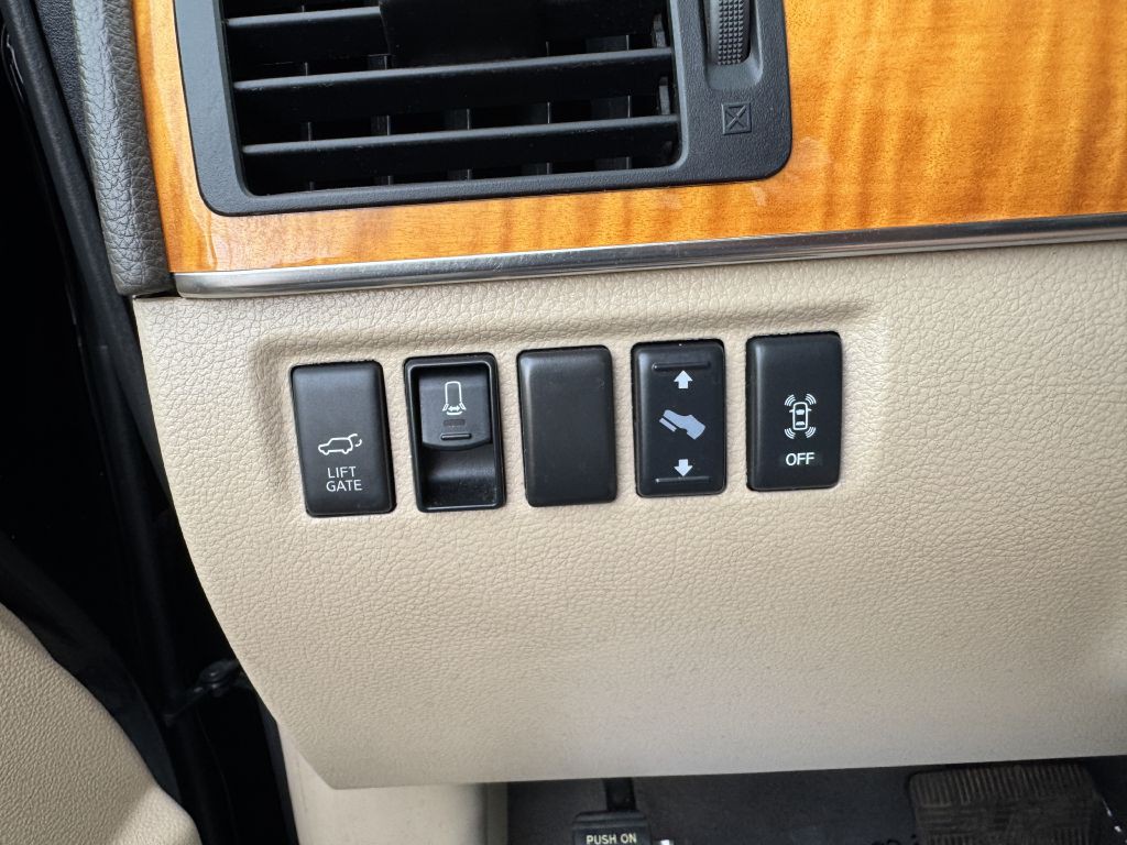 2015 Nissan Armada Image 26
