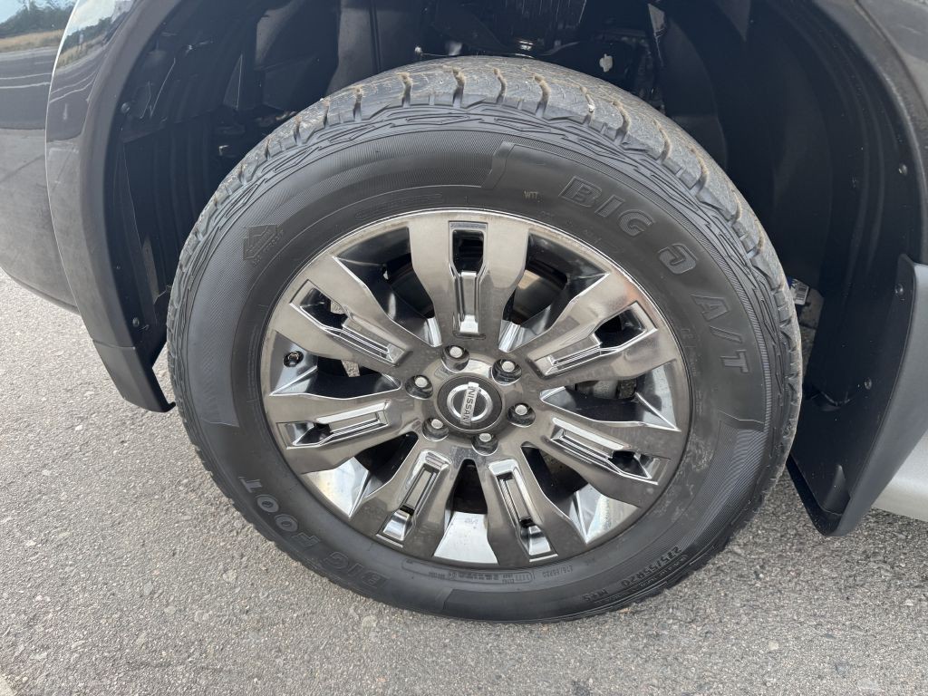 2015 Nissan Armada Image 34