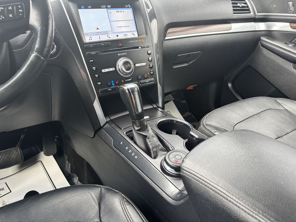 2017 Ford Explorer Image 21
