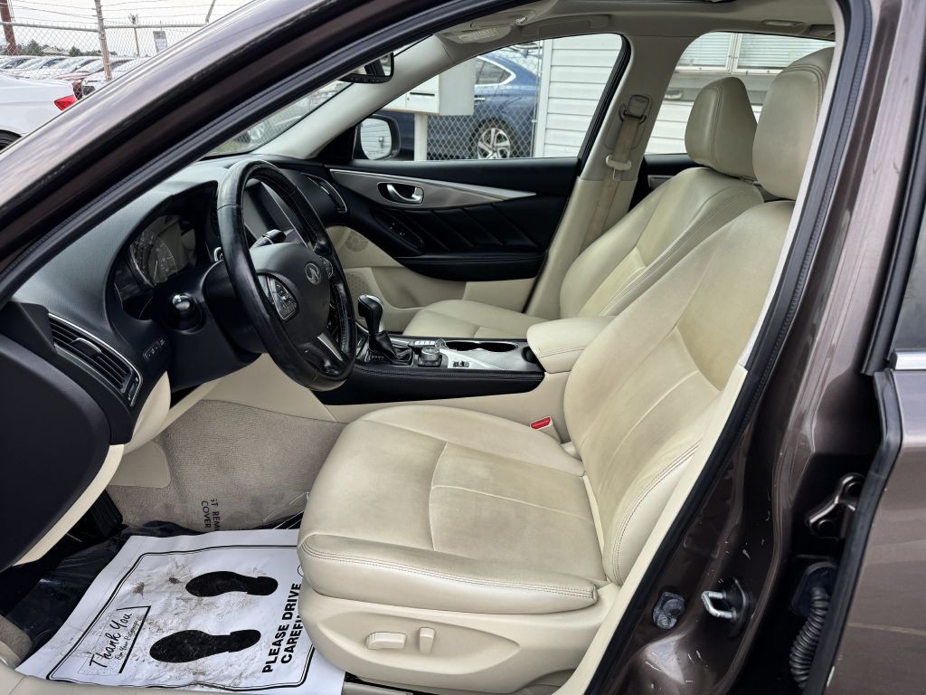 2015 INFINITI Q50 Image 11
