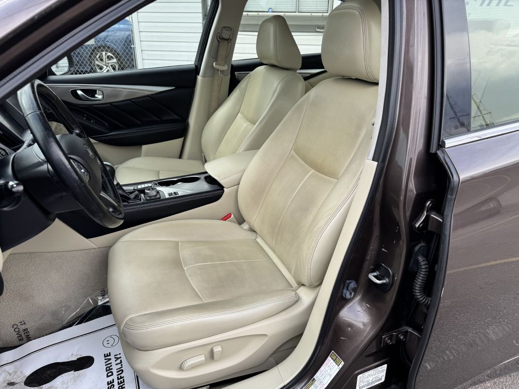 2015 INFINITI Q50 Image 12
