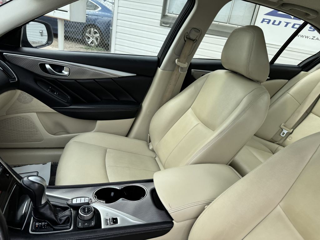 2015 INFINITI Q50 Image 13