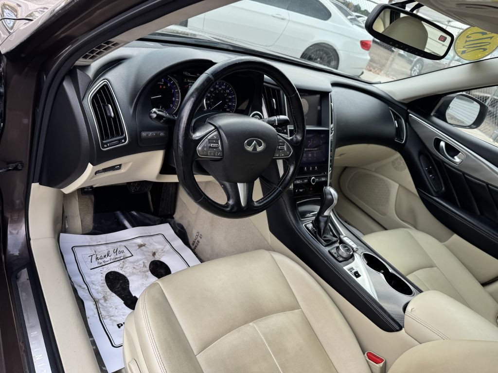 2015 INFINITI Q50 Image 14